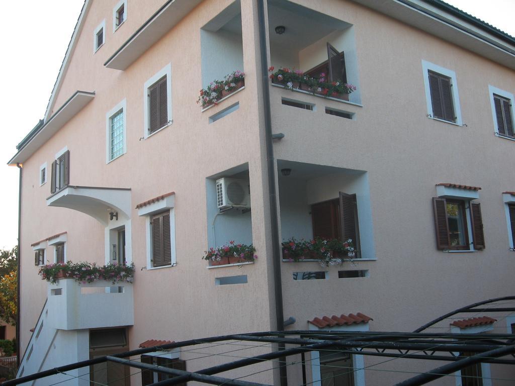 Apartments Lavanda 1 Njivice Εξωτερικό φωτογραφία