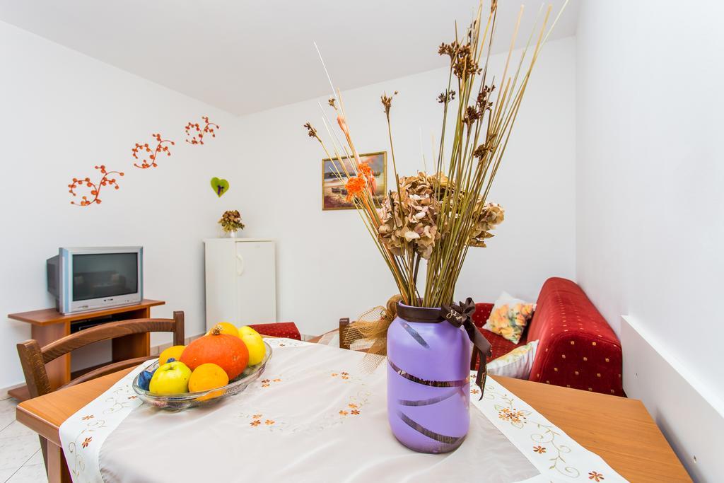 Apartments Lavanda 1 Njivice Εξωτερικό φωτογραφία