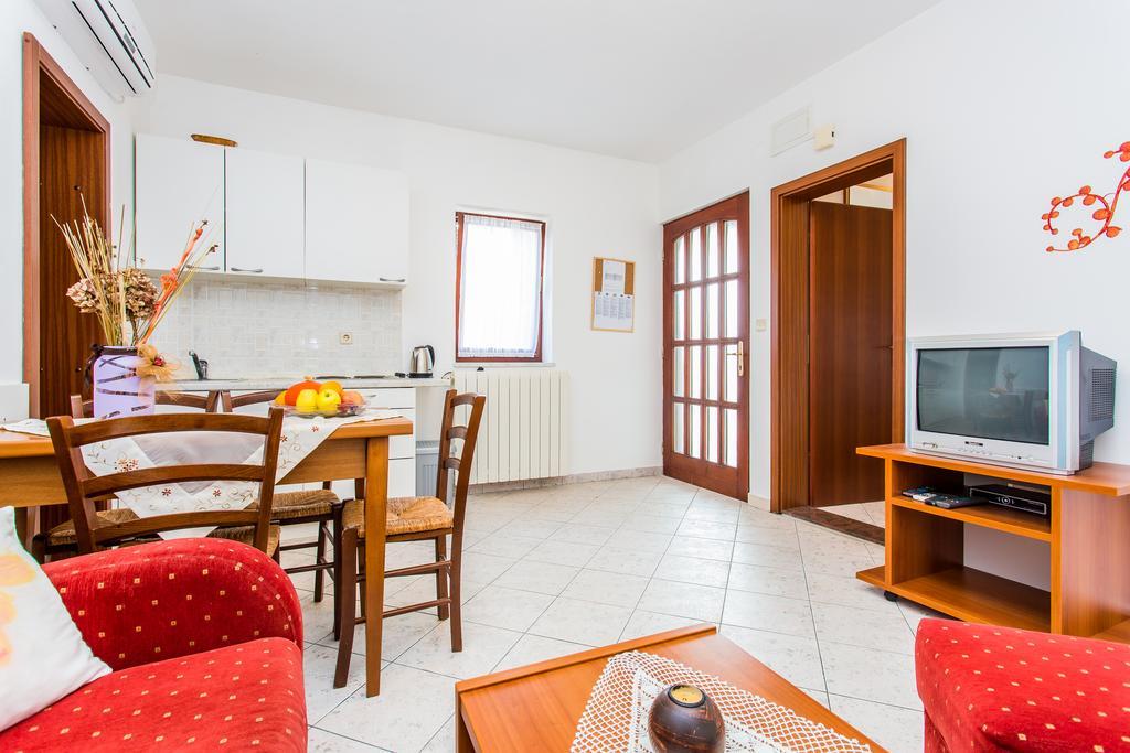 Apartments Lavanda 1 Njivice Εξωτερικό φωτογραφία