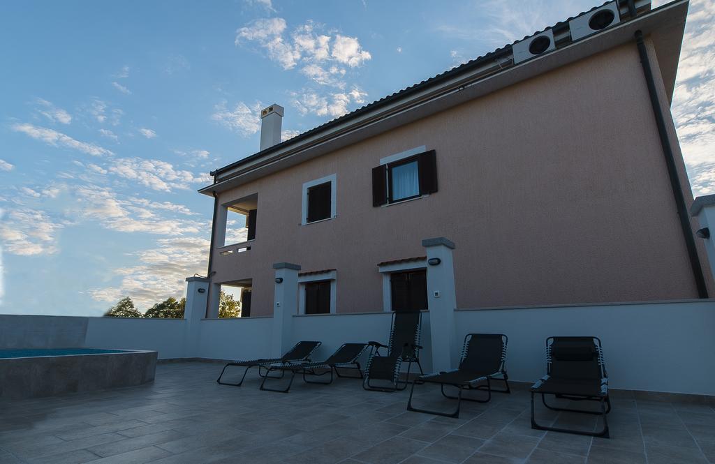 Apartments Lavanda 1 Njivice Εξωτερικό φωτογραφία
