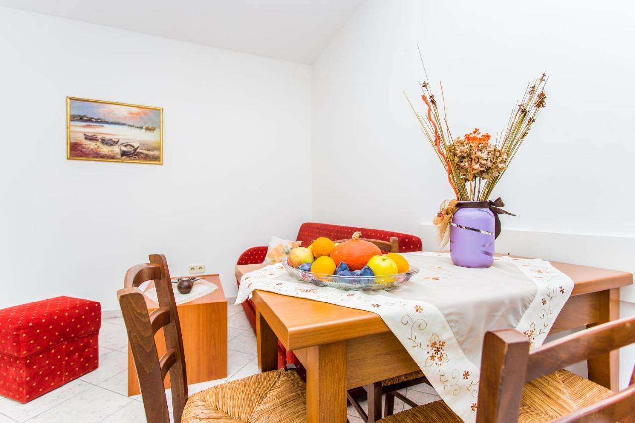 Apartments Lavanda 1 Njivice Εξωτερικό φωτογραφία